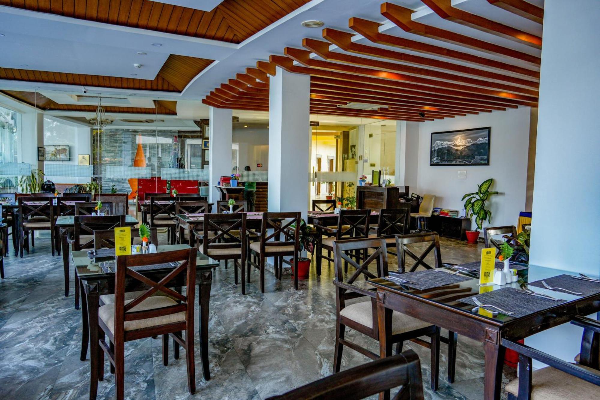 Himalayan Front Hotel By Kgh Group Pokhara Dış mekan fotoğraf