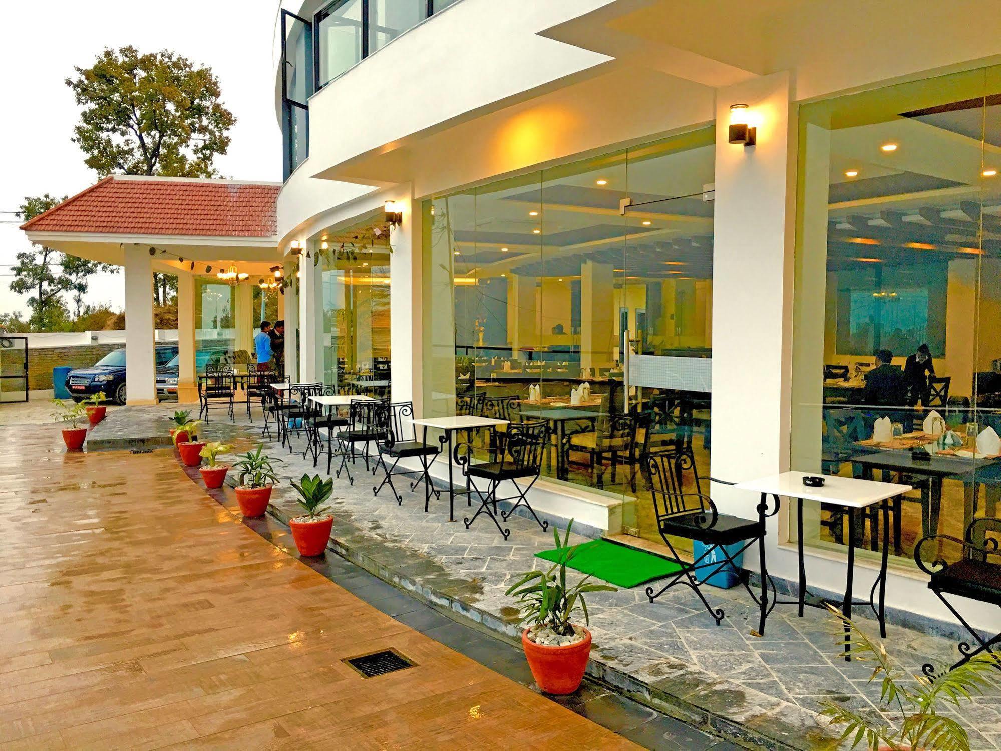 Himalayan Front Hotel By Kgh Group Pokhara Dış mekan fotoğraf