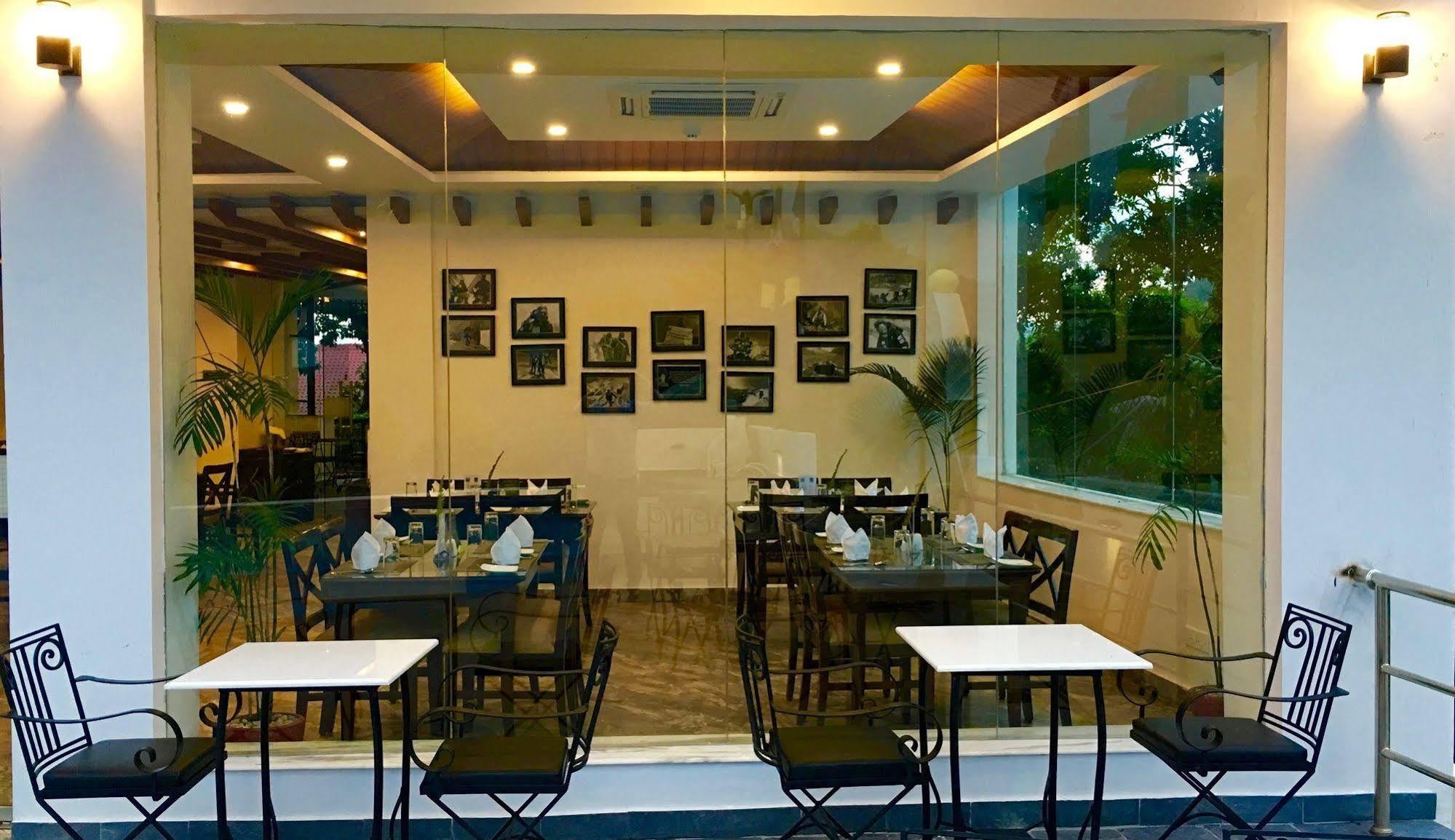 Himalayan Front Hotel By Kgh Group Pokhara Dış mekan fotoğraf